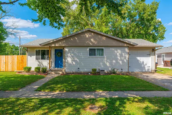 902 Decatur Street, Lincoln, IL 62656