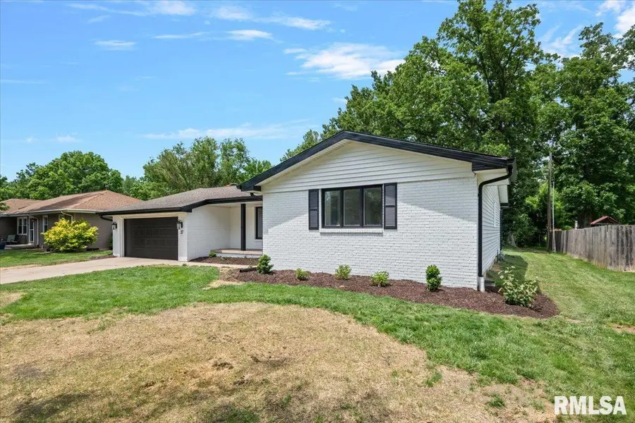 27 Mishawaka Drive, Rochester, IL 62653 - #2