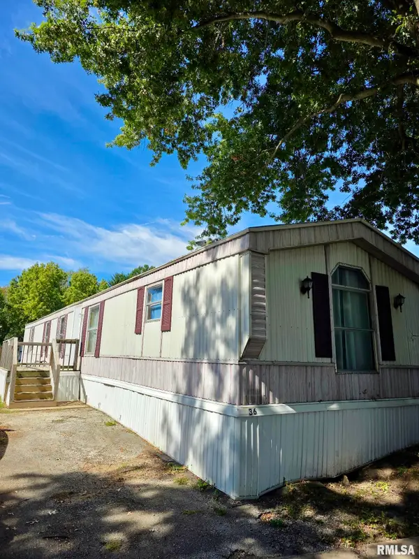 36 Valley View Mobile Home Park Street, Taylorville, IL 62568