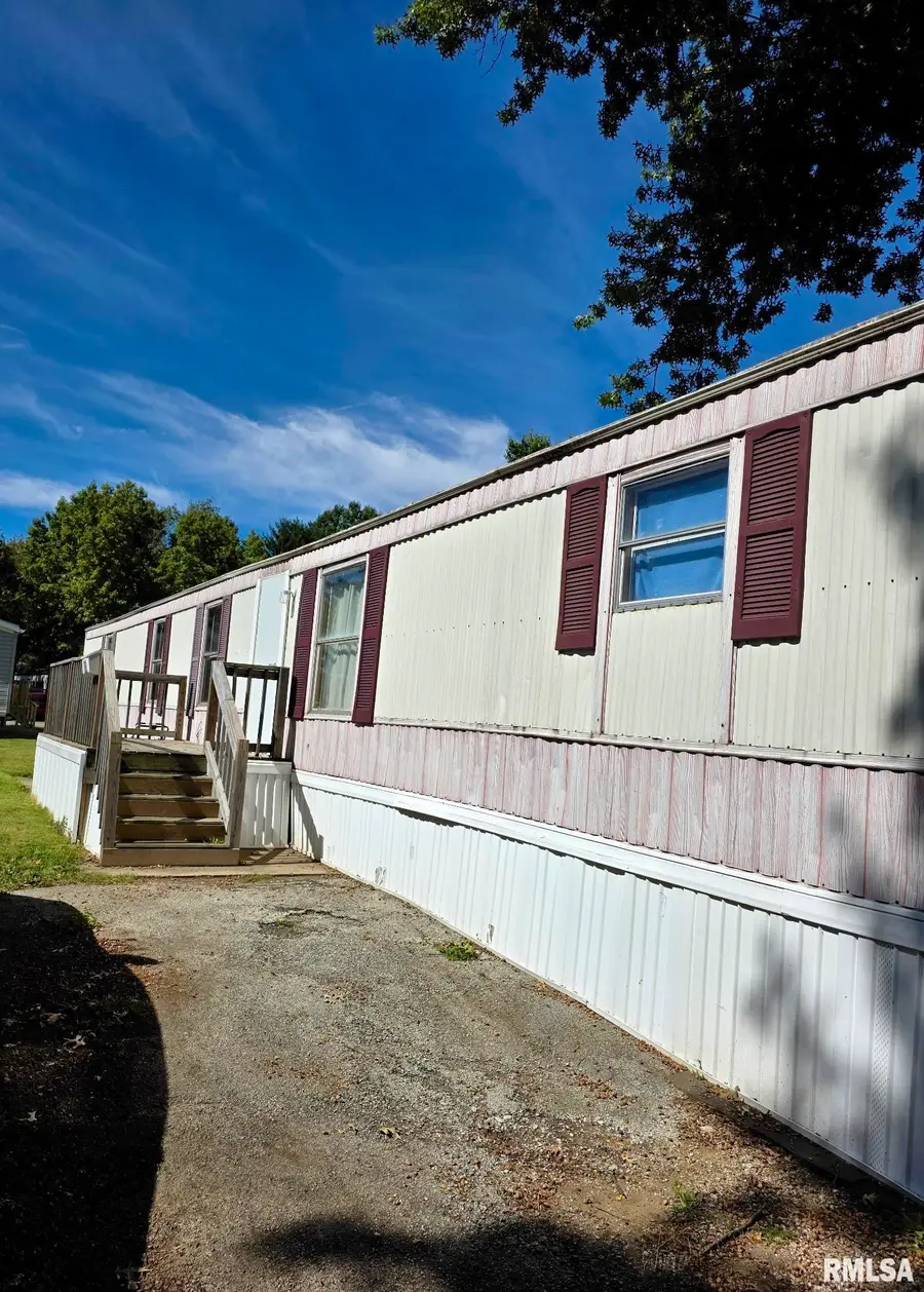 36 Valley View Mobile Home Park Street, Taylorville, IL 62568 - #2