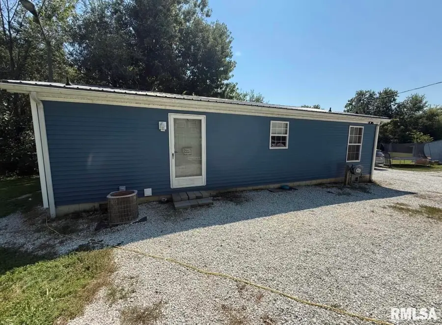 411 S Iowa Street, Camp Point, IL 62320 - #3