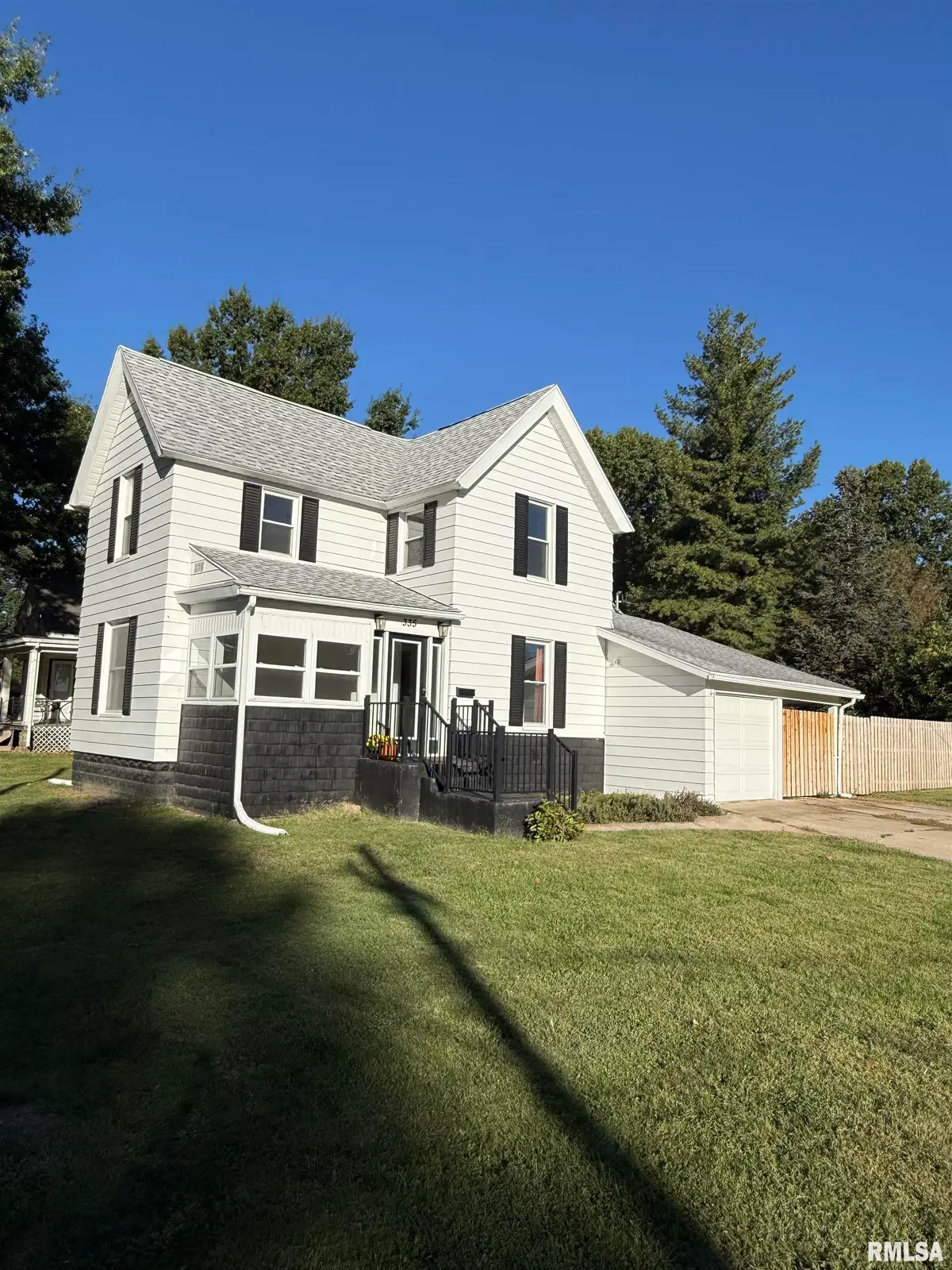 335 Gladstone Street, Jacksonville, IL 62650 - #1