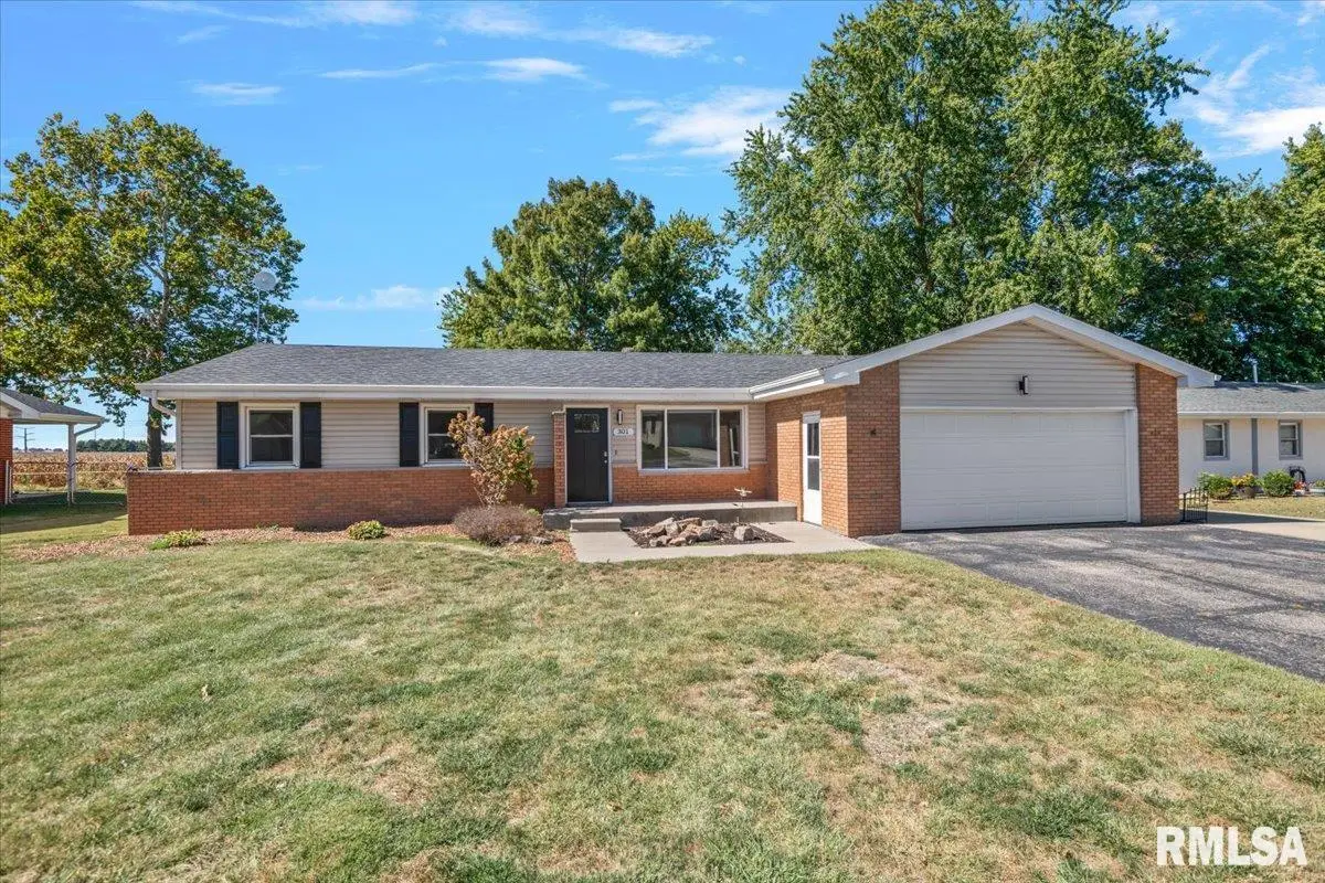 301 13th Street, Pawnee, IL 62558 - #1