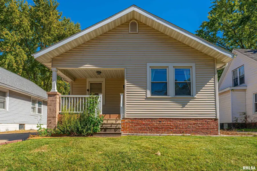 2340 S 11th Street, Springfield, IL 62703 - #2
