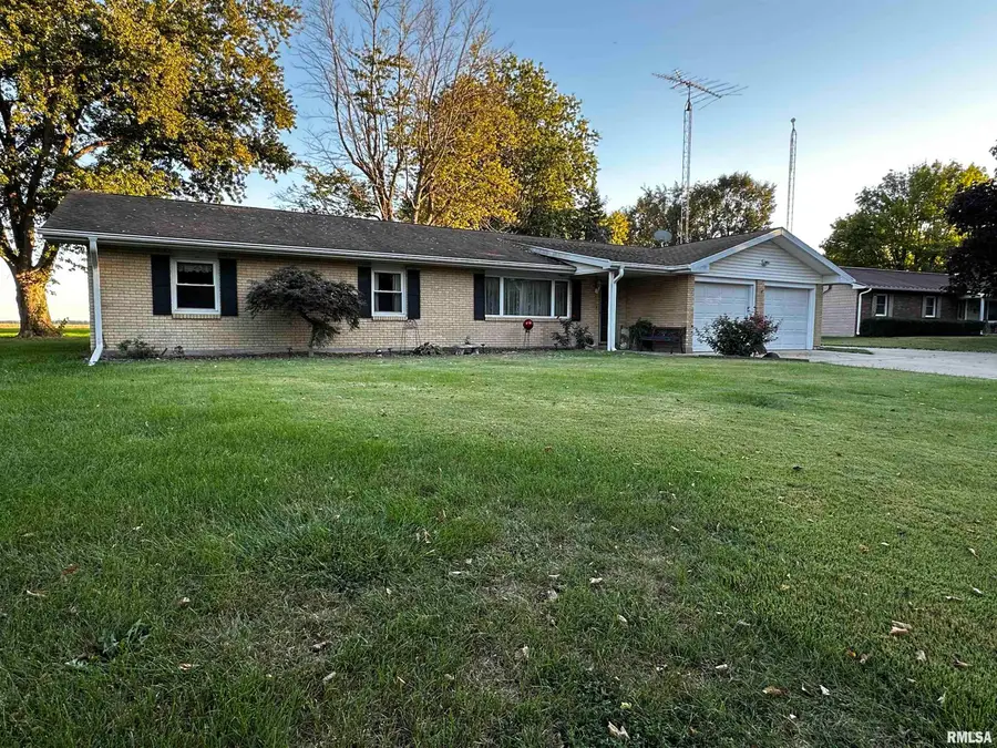 207 Spring Bay Drive, Jacksonville, IL 62650-9586 - #2