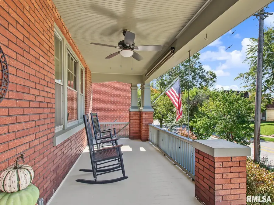 917 S 12th Street, Quincy, IL 62301 - #3
