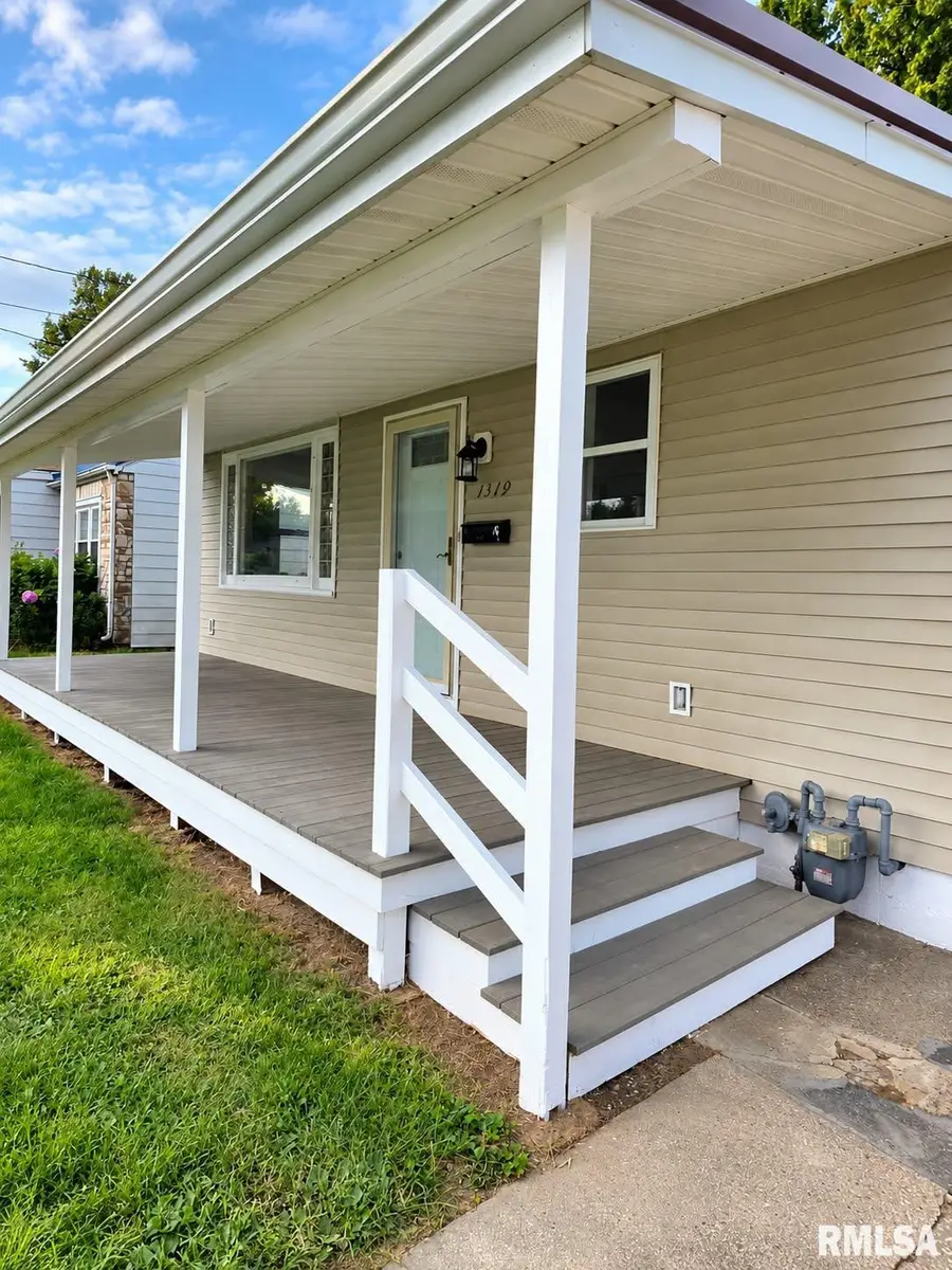 1319 N 24th Street, Quincy, IL 62301 - #2