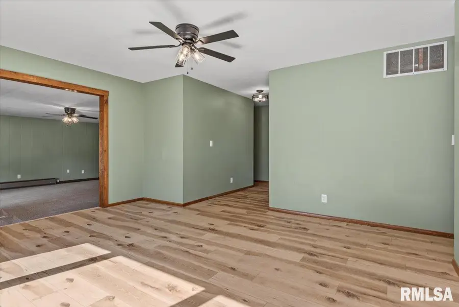 29 Glenwood Lane, Chatham, IL 62629 - #3