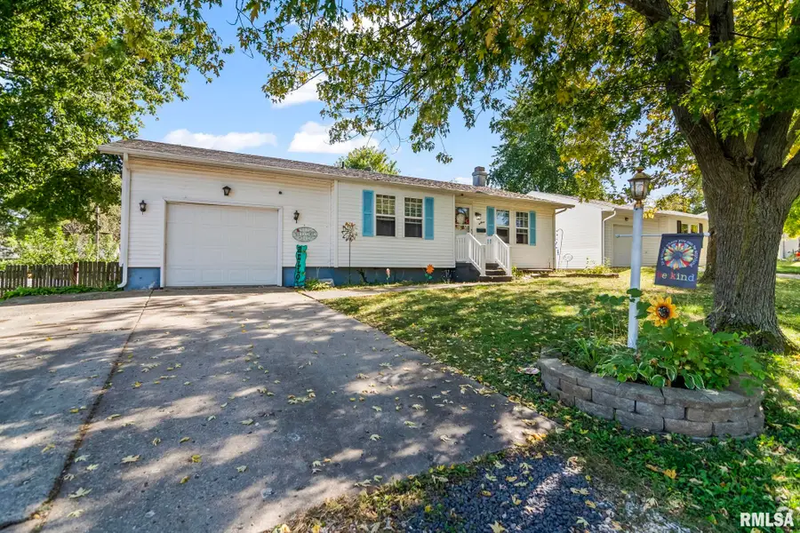 66 Buckingham Road, Chatham, IL 62629 - #3