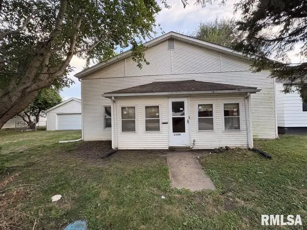 1324 E Black Avenue, Springfield, IL 62702