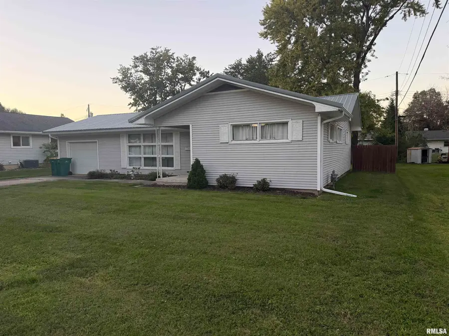 1124 Bobby Avenue, Macomb, IL 61455 - #3