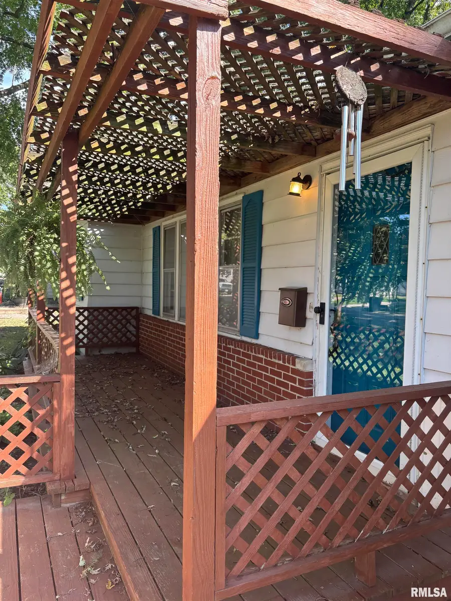 1616 Elmwood Street, Jacksonville, IL 62650 - #3