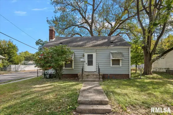 2200 S 12th Street, Springfield, IL 62703