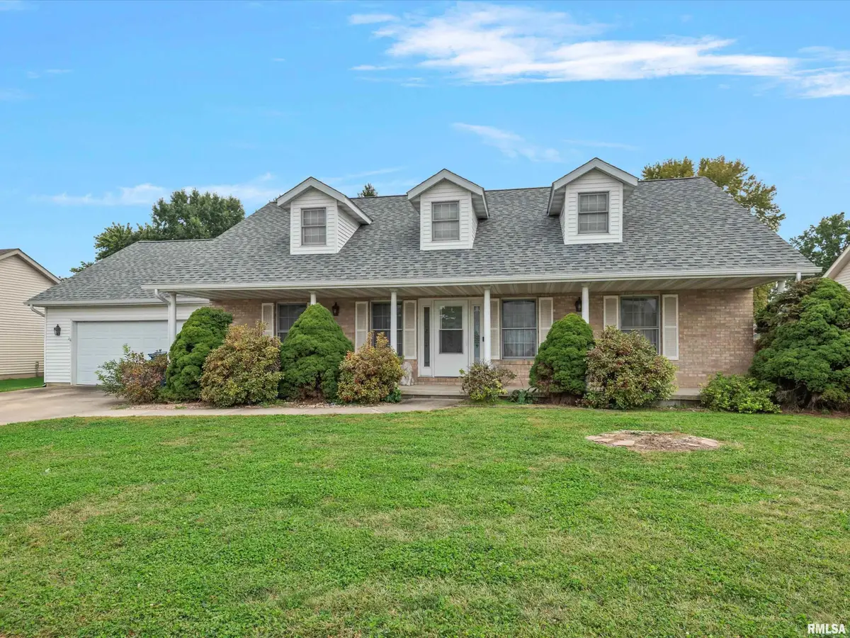 830 Oakbrook Avenue, Chatham, IL 62629 - #1