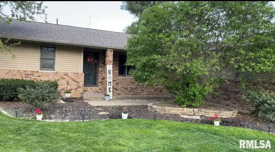 115 S Cedar Street, Rushville, IL 62681 - #2