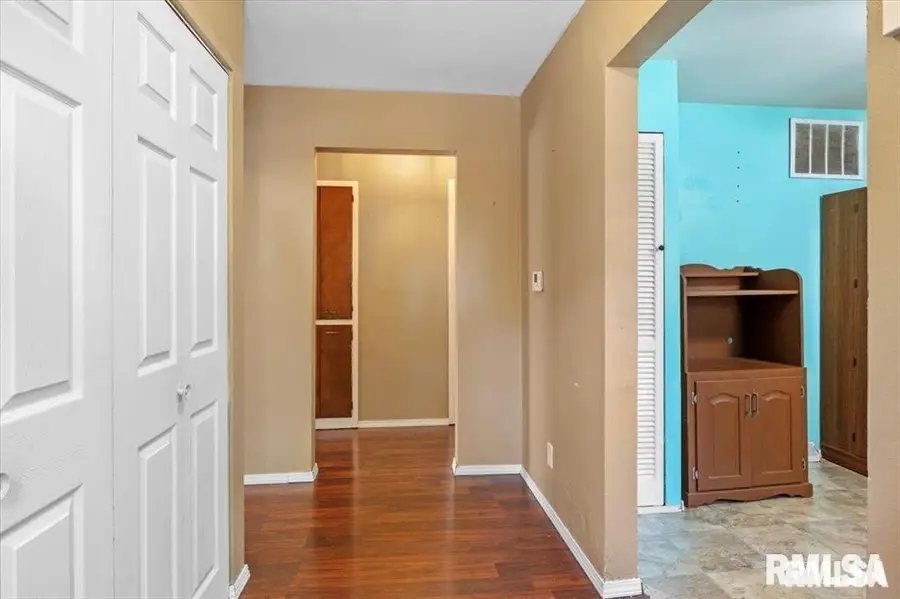 316 S Curtis Street, Edinburg, IL 62531 - #2