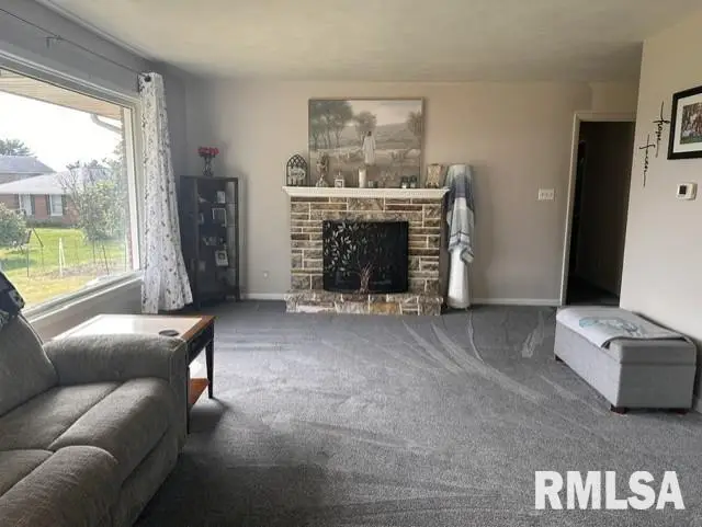 3 Southvale Drive, Jacksonville, IL 62650 - #3
