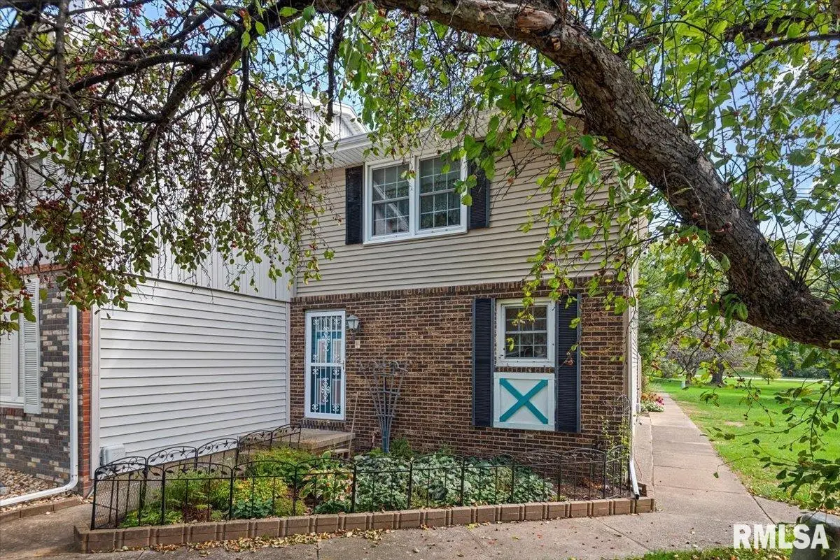 6701 N Fawndale Drive, Peoria, IL 61615-2314 - #1