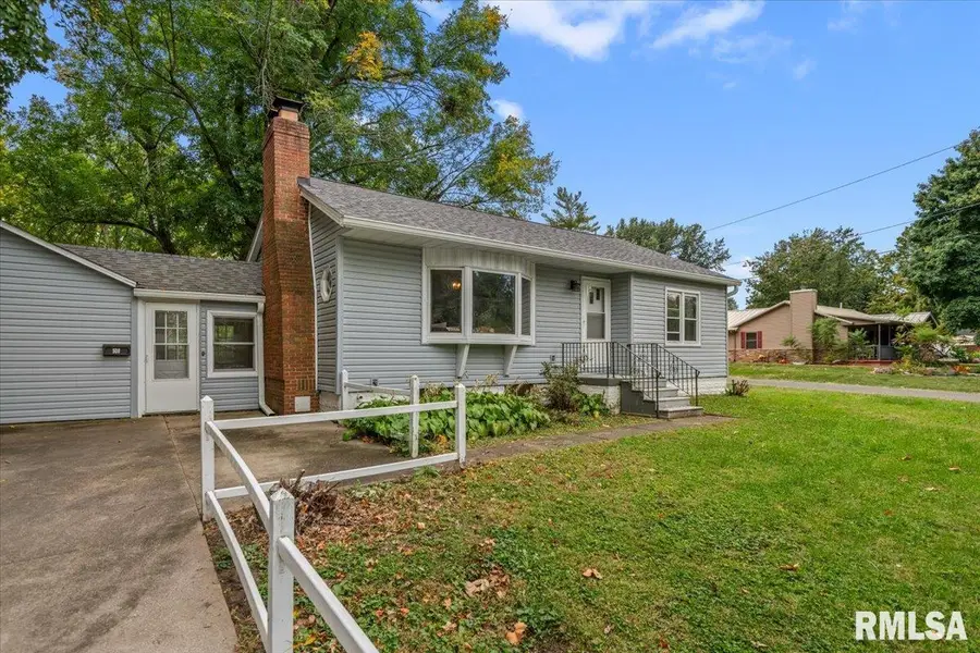 508 W Chestnut Street, Chatham, IL 62629 - #2