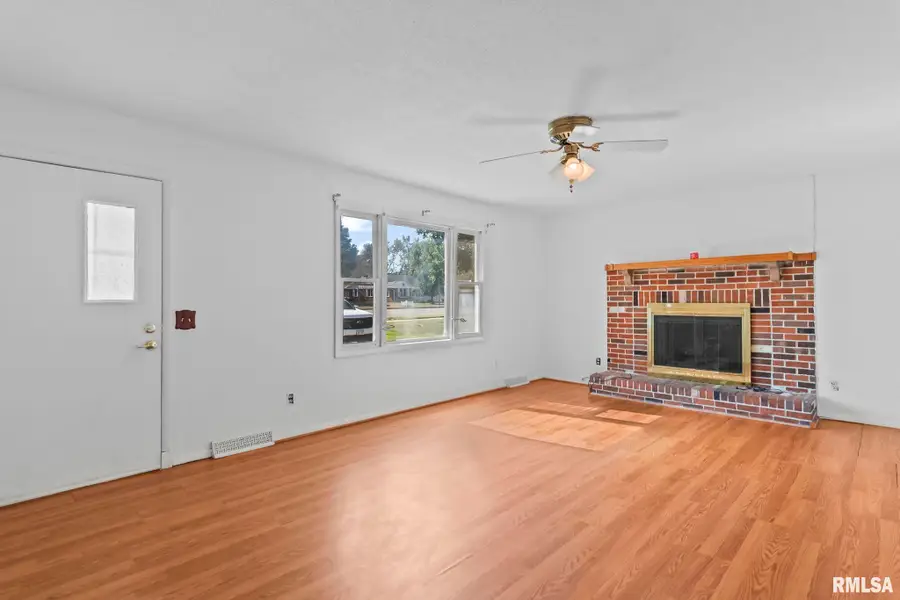 2217 E Sangamon Avenue, Springfield, IL 62702 - #3