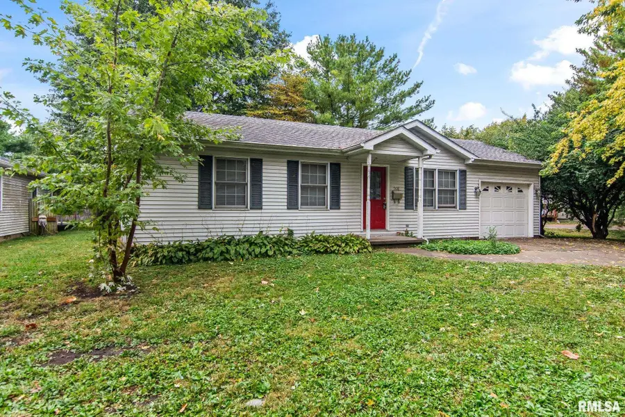 508 N 11th Street, Auburn, IL 62615 - #2