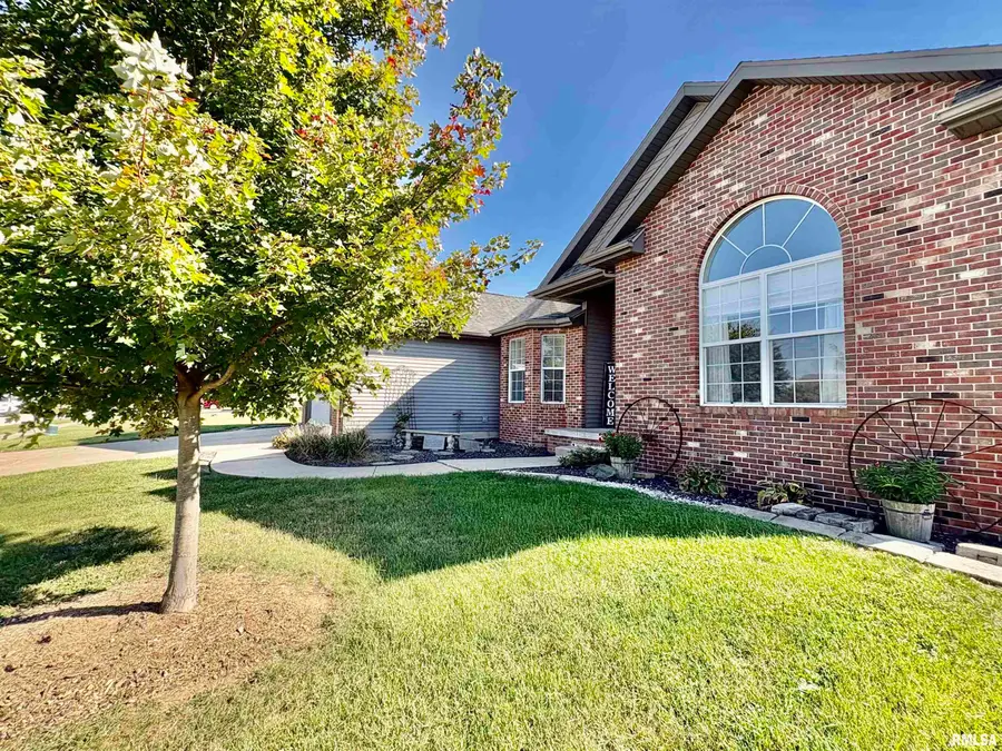 409 Delaney Drive, Jacksonville, IL 62650 - #3