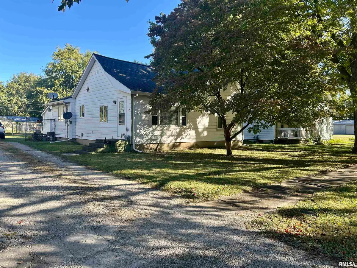 314 E Washington Street, Edinburg, IL 62531 - #1