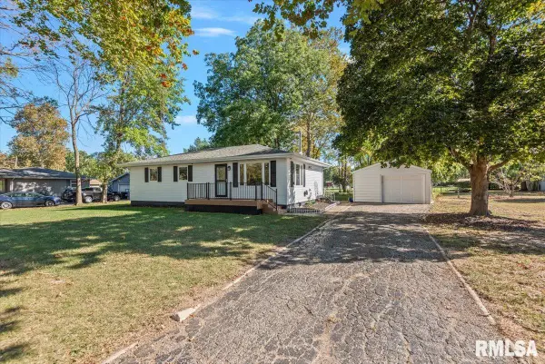 8158 S Vigal Road, Pawnee, IL 62558