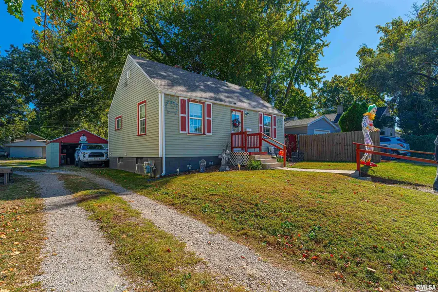 112 Palmer Avenue, Lincoln, IL 62656 - #2