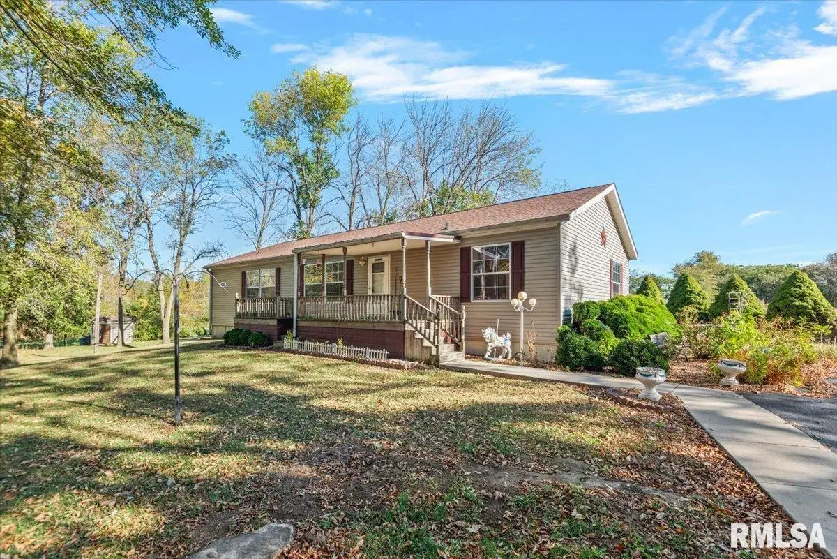 2079 E 1450 N Road, Assumption, IL 62510 - #1