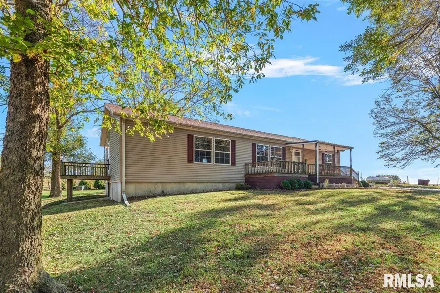 2079 E 1450 N Road, Assumption, IL 62510 - #3