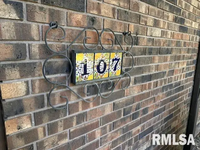 107 Edlen Lane, Jacksonville, IL 62650 - #3