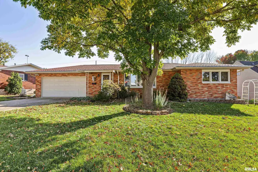301 Glendale Court, Quincy, IL 62301 - #3