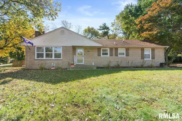 2 Apache Drive, Springfield, IL 62711