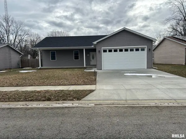 910 E Heights Avenue, Taylorville, IL 62568
