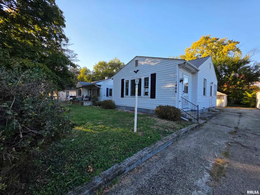 1408 Vanderhoof E East Street, Decatur, IL 62521 - #3
