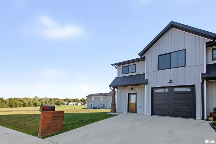 5012 College Street, Quincy, IL 62305 - #2
