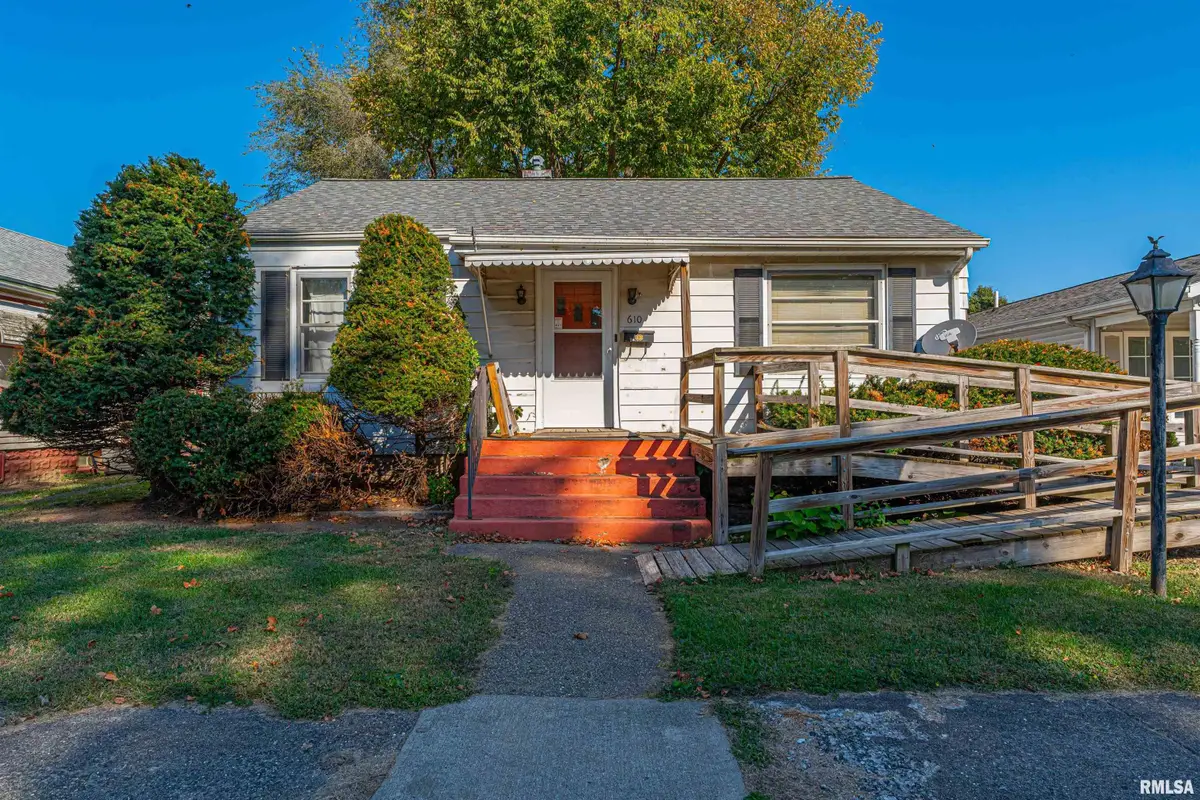 610 4th Street, Lincoln, IL 62656 - #1