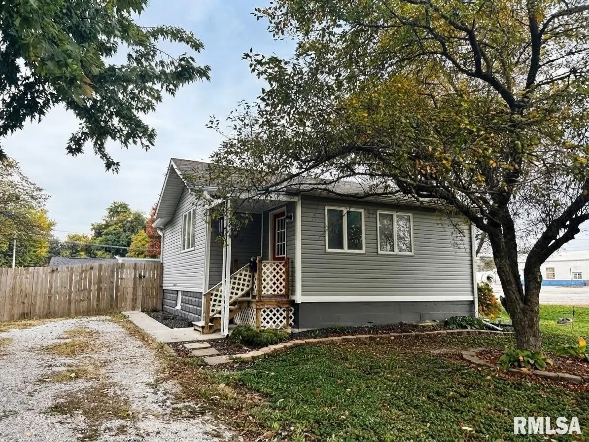 921 N Silver Street, Taylorville, IL 62568 - #1