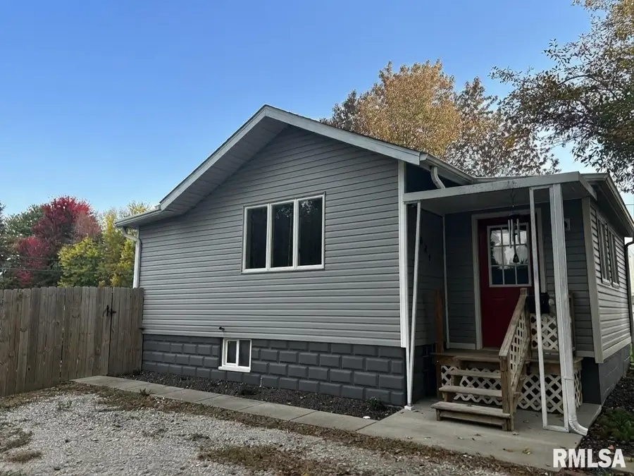 921 N Silver Street, Taylorville, IL 62568 - #2