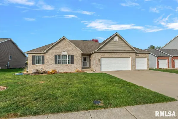 319 Huntington Drive, Chatham, IL 62629