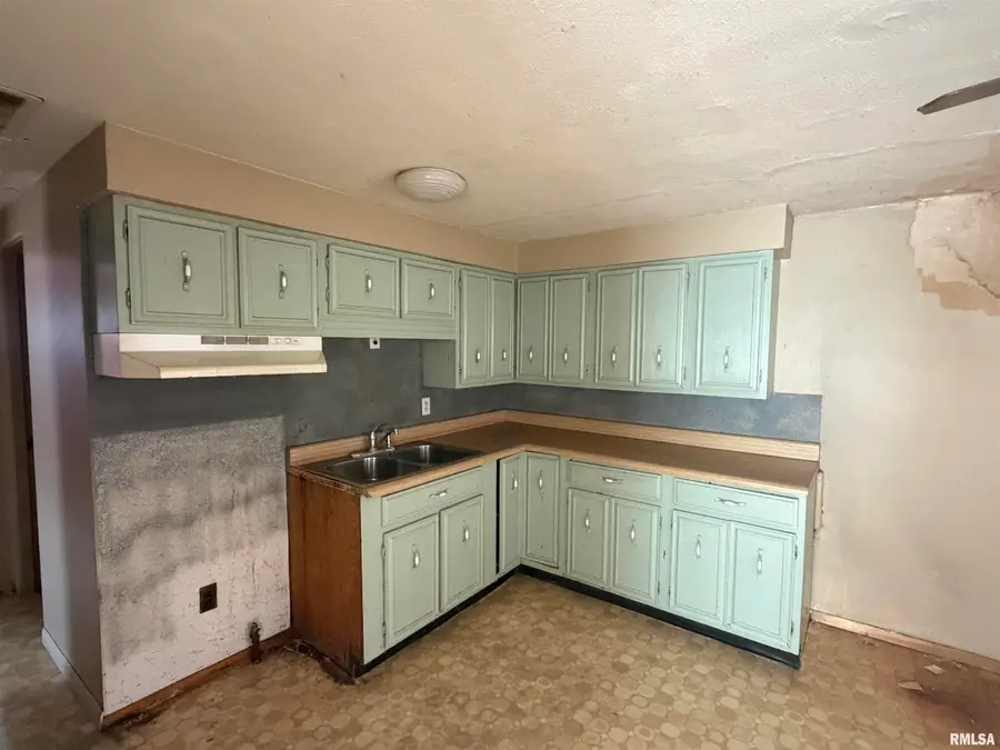1113 N 14th Street, Springfield, IL 62702 - #2