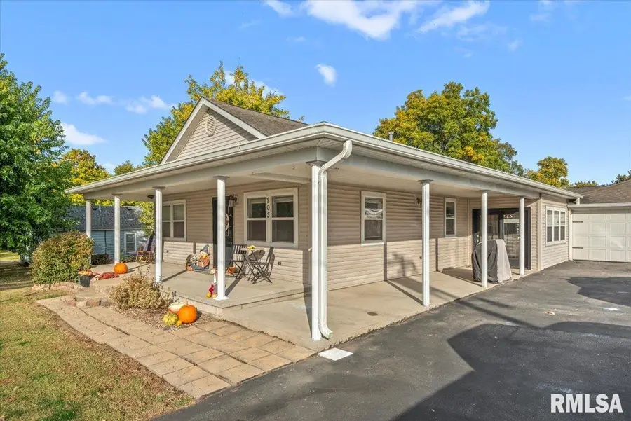 203 W Faithorn Street, Divernon, IL 62530 - #2