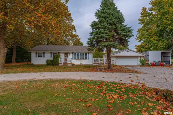 834 State Route 10, Lincoln, IL 62656