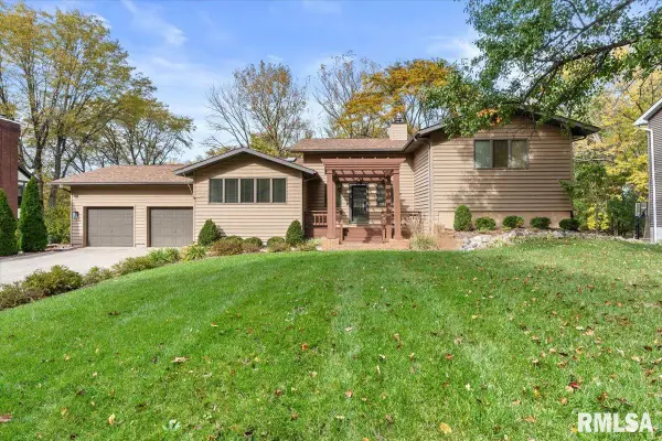 3805 West Bluffs Road, Springfield, IL 62711