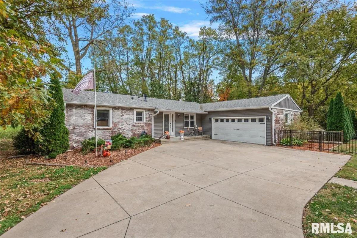 2 Mishawaka Drive, Rochester, IL 62563 - #1