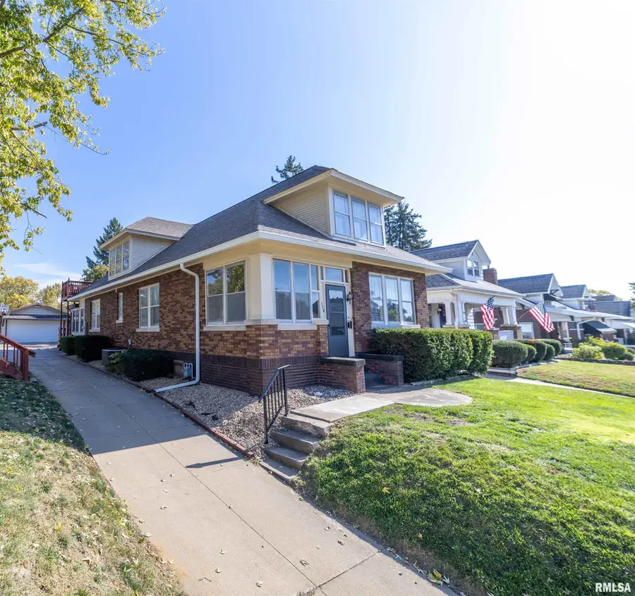 1424 N 12th Street, Quincy, IL 62301 - #2