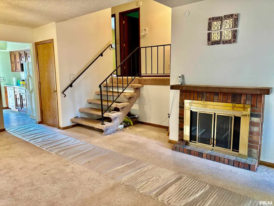 1718 Fairmont Drive, Springfield, IL 62702 - #2