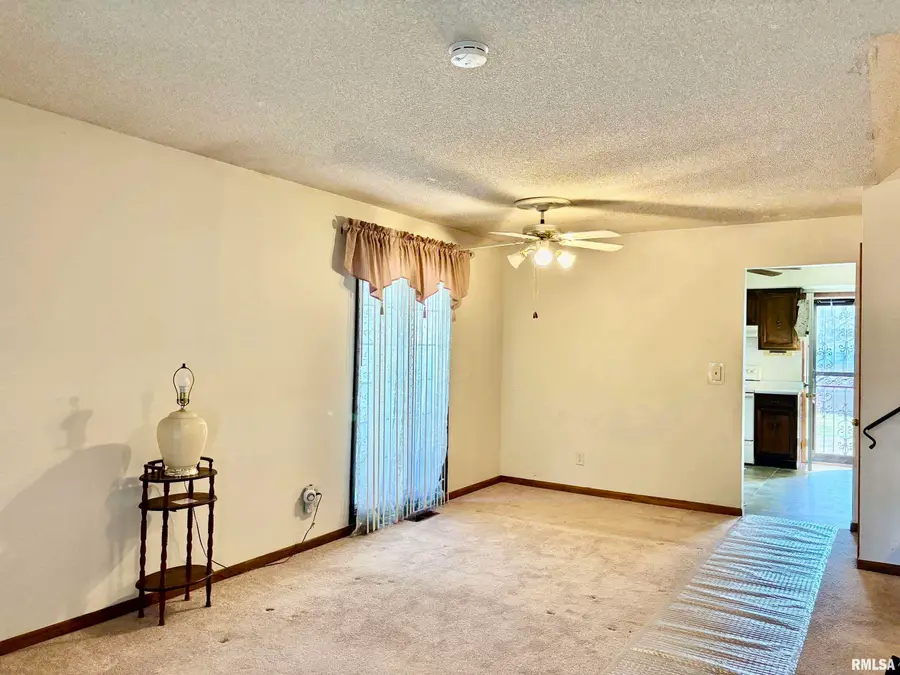 1718 Fairmont Drive, Springfield, IL 62702 - #3