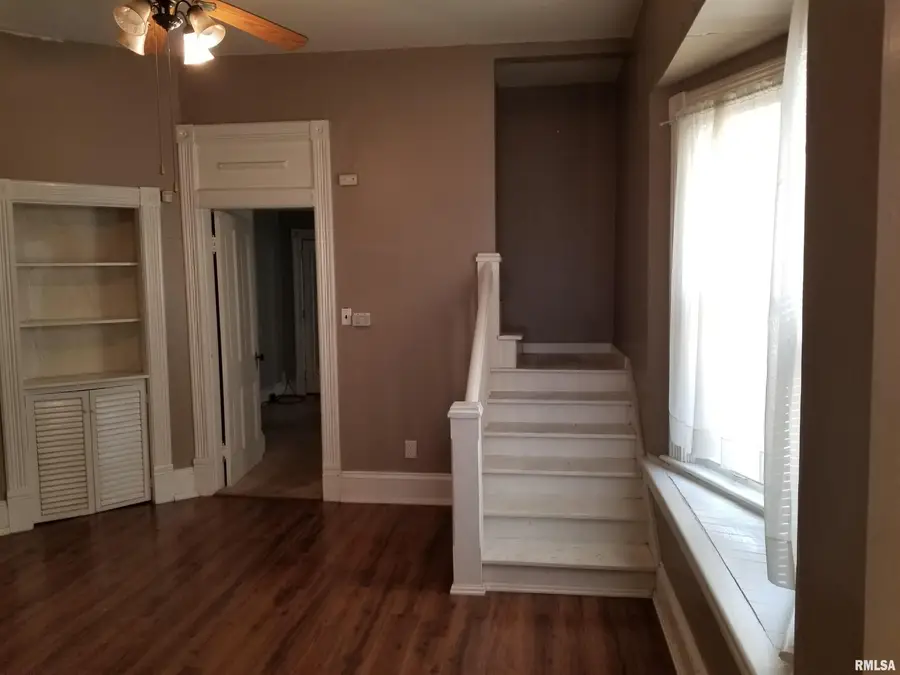 216 E Canedy Street, Springfield, IL 62704 - #3